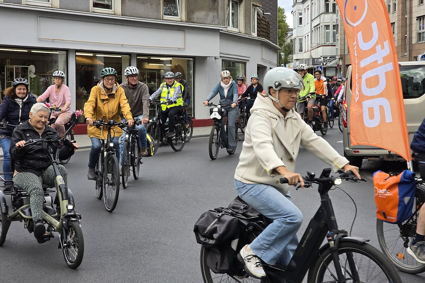 einfach.sicher.radfahren...im Neandertal einfach.sicher.radfahren...im Neandertal