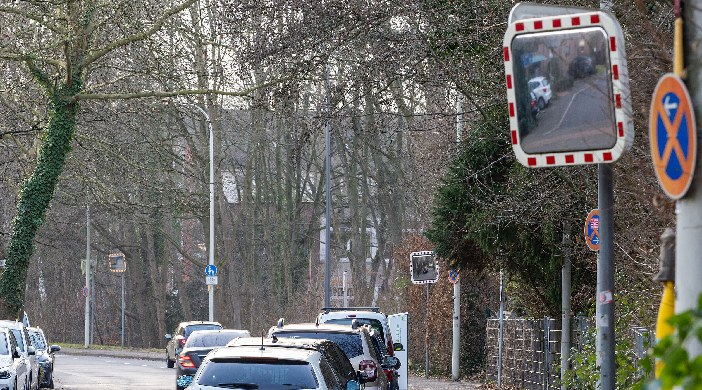 ein Spiegel nach dem anderen