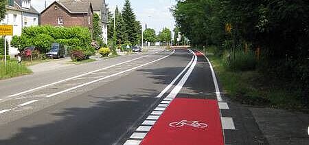 Radstreifen B 228 Hildener Str. B 228