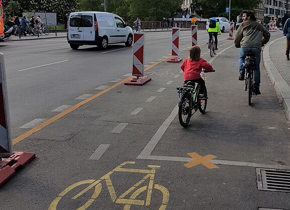 Pop-up-Radweg in Berlin-Kreuzberg im Frühjahr 2020.
