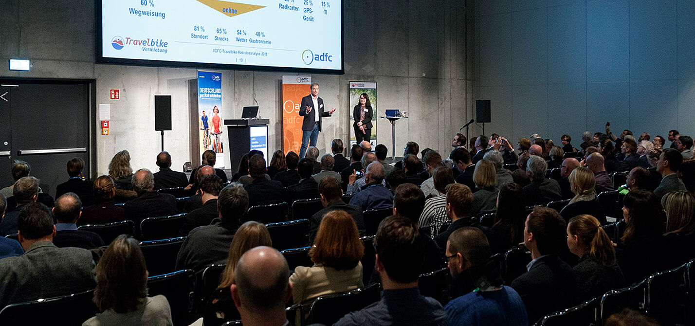 Präsentation der ADFC-Radreiseanalyse auf der Internationalen Tourismusmesse ITB in Berlin.
